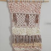 Il mio progetto del corso: Introduzione al macramè: creazione di un arazzo decorativo. Accessor, Design, Arts, Crafts, Interior Design, Decoration, Fiber Arts, and Macramé project by vvillanova80 - 08.13.2021