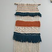 Meu projeto do curso: Introdução ao macramê: criação de um tapete decorativo. Accessor, Design, Arts, Crafts, Interior Design, Decoration, Fiber Arts, and Macramé project by sandrasofiamarques - 08.14.2021