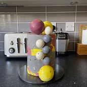 My project in Cake Design: Modern Decorating Techniques course. Design, and DIY project by Lina Maria Losada Chimbaco - 07.31.2021