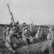 The Girls Who Went to War. Writing project by Duncan Barrett - 08.25.2021