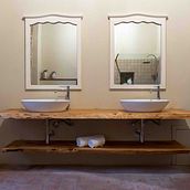 Tavola in massello con doppio Lavandino in Cedro del Libano . Pertukangan ka, u, Dan Desain proyek oleh Matteo Convalle - 08.25.2021