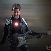 Iron Guitar. Un projet de Photographie , et Musique de Tony Duren - 24.08.2021