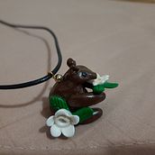 Polymer clay jewelry - bear with flowers. Design de acessórios, Artesanato, e Design de joias projeto de rio_magno - 28.08.2021