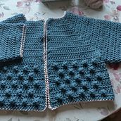 Mi Proyecto del curso:  Top-down: prendas a crochet de una sola pieza. Un proyecto de Diseño de moda, Tejido, DIY y Crochet de Virginia Gil - 30.08.2021