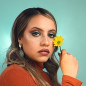 Mi Proyecto del curso (Positive Vibes ): Retrato fotográfico editorial: luz y creatividad . Photograph, Fashion Photograph, Portrait Photograph, Studio Photograph, and Digital Photograph project by Fromague - 07.07.2021