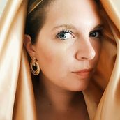 Editorial Portraiture: Gold. Photograph, Fashion Photograph, Portrait Photograph, Studio Photograph, and Digital Photograph project by Jorijn van Vugt - 09.01.2021