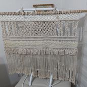  Creación de tapiz decorativo en macrame . Macramé, Accessor, Design, Arts, Crafts, Interior Design, Decoration, and Fiber Arts project by cassandra bichon - 09.02.2021