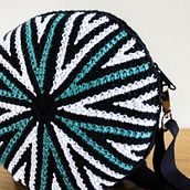 My project in Circular Tapestry: Design Patterns and Accessories course. Accessor, Design, Pattern Design, Fiber Arts, DIY, and Crochet project by monia_rumbell - 09.05.2021