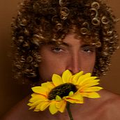 Editorial: Flores. Photograph, Fashion Photograph, Portrait Photograph, Studio Photograph, and Digital Photograph project by Igor Barcellos - 09.05.2021