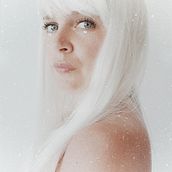 My project in Conceptual Self-Portrait Photography course. Photograph, Post-production, Photo Retouching, Portrait Photograph, Studio Photograph, Fine-Art Photograph, Photomontage, and Self-Portrait Photograph project by Jorijn van Vugt - 09.07.2021