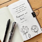 My project in Introduction to Illustrated Bullet Journaling course. Traditional illustration, Arts, Crafts, Lettering, Drawing, Artistic Drawing, Botanical Illustration, DIY, H, and Lettering project by kaddi_h - 09.12.2021