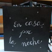 En casa por la noche. Traditional illustration project by Emma Ribera - 09.13.2021