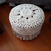 Mi Proyecto del curso: Forro para puff , Técnicas de macramé circular. Projekt z dziedziny Craft,  Dekoracja wnętrz,  Tkactwo i Makrama użytkownika Victoria Vargas - 13.09.2021