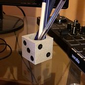 Dado lapicero Ein Projekt aus dem Bereich 3D, Produktdesign, 3-D-Modellierung und 3-D-Design von Sofia Barreto - 15.09.2021