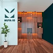 MUYA IO PROYECTO FINAL. Un projet de Design , Br, ing et identité, Design graphique, Création de logos , et Publicité de Nicole Fernández Rodríguez - 17.09.2021