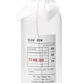 VL92 Gin. Een project van Grafisch ontwerp, Packaging, Br e ing en identiteit van Rick de Zwart - 20.09.2021