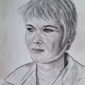 My project in Artistic Charcoal Portraiture: Creating Atmosphere course. Un proyecto de Ilustración tradicional, Bellas Artes, Dibujo, Dibujo de Retrato, Dibujo realista y Dibujo artístico de karenvangerner - 28.09.2021