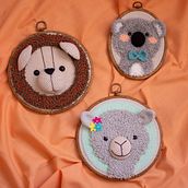 Punch needle y crochet: crea personajes únicos. Un proyecto de Artesanía, Diseño de juguetes, Bordado, Tejido, DIY, Crochet y Punch needle de Camila Rojas Rodriguez - 05.10.2021