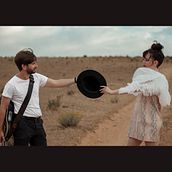 Cruz del Sur - Cliché Dué - Videoclip Official. Film, Video, TV, Music, Photograph, Art Direction, Photograph, Post-production, Video, Filmmaking, Audiovisual Post-production, and Video Editing project by Marina Portillo Cabello - 08.04.2021