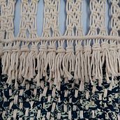 My project in Introduction to Macramé: Creation of a Decorative Tapestry course. Un proyecto de Diseño de complementos, Artesanía, Diseño de interiores, Decoración de interiores, Tejido y Macramé de Claudia Aurednik - 08.10.2021