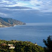 Tiramisu in Taormina. Writing, Creativit, Stor, telling, Narrative, Non-Fiction Writing, and Creative Writing project by Mihnea Nemes - 09.05.2021