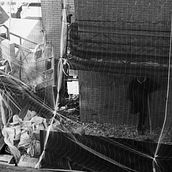 Operários. Photograph project by Mariana Molinos - 10.12.2021