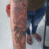 Mi Proyecto del curso: Tatuaje botánico con puntillismo. Un progetto di Design di tatuaggi, Illustrazione tradizionale e Illustrazione botanica di Yeison Villa Valencia - 12.10.2021