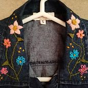 Mi Proyecto del curso: Técnicas básicas de bordado: puntadas, composiciones y gamas cromáticas. Un progetto di Design di accessori, Costume design, Ricamo e Teoria del colore di stephanyaguilar92 - 13.10.2021