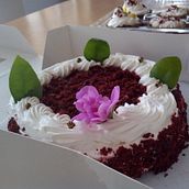 Mi Proyecto del curso: Flores de azúcar para cake design. Un progetto di Design e DIY di Astrid Maricela Fuentes Orozco - 18.10.2021