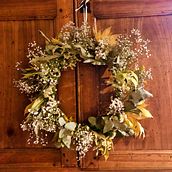 Il mio progetto del corso: Creazione di una ghirlanda con fiori secchi. Projekt z dziedziny Design, Projektowanie wnętrz, Architektura krajobrazu, DIY, Kompoz i cje kwiatowe i botaniczne użytkownika annalisa_mussini - 20.10.2021