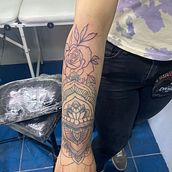 Mi Proyecto del curso: Tatuaje botánico con puntillismo. Un progetto di Illustrazione tradizionale, Design di tatuaggi e Illustrazione botanica di Cristhian Alexander - 20.09.2021