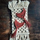 My project in Macramé Jewelry course. Un proyecto de Artesanía, Diseño de jo, as, Tejido y Macramé de Claudia Aurednik - 22.10.2021