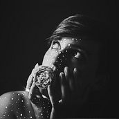 Il mio progetto del corso: Fotografia ibrida per la sperimentazione creativa... Rebirth . Fotografie, Retușarea fotografiilor, Fotografie de artă plastică, Fotografie de film, Autoportret fotografic, Iluminat fotografic și Fotografie portret de Katia Falzone - 10.24.2021