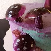 Mi Proyecto del curso: Cake design: técnicas decorativas modernas "THE MAGIC MUSHROOMS CAKE". DIY, and Design project by Paloma Irazema Robles Alonso - 10.27.2021