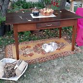My project in Upcycling Vintage Furniture with Painting Techniques course. Arts, Crafts, Furniture Design, Making, Interior Design, Painting, DIY, Woodworking, Upc, and cling project by Mabel Barquero - 10.27.2021