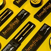 The Brow Bizz. Un projet de Photographie de produits , et Photographie de Princess Mae Oliva - Lunas - 29.10.2021