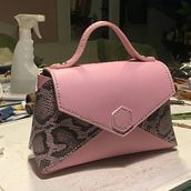 Primeras carteras hechas a mano por mí hace más de un año atrás.. Un proyecto de Artesanía de Diana Sacomano - 01.11.2021