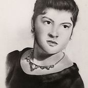 Mi Proyecto del curso: Retrato realista con lápiz de grafito. Sketching, Pencil Drawing, Drawing, Portrait Drawing, and Realistic Drawing project by Laura Salazar Zapata - 11.03.2021