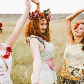 Sky & Abyss Flower Romance Campaigns. Art Direction, Photograph, Costume Design, Arts, Crafts, Photo Retouching, Fashion Photograph, Digital Photograph, Outdoor Photograph, and Commercial Photograph project by Petitpas Stephanie - 11.06.2021