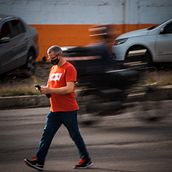 O celular nosso de cada dia. Photograph, Outdoor Photograph, Documentar, Photograph, Lifest, and le Photograph project by Leonardo Guadagnin - 11.10.2021