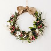 Mon projet du cours : Création de couronnes avec des fleurs séchées. Design, Interior Design, L, scape Architecture, DIY, Floral, and Plant Design project by Mélanie Retamar - 11.12.2021