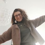 My fist Top Down Jacket. Fashion Design, Fiber Arts, DIY, and Crochet project by Michela de R - 11.16.2021