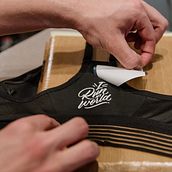 Lettering for Nike's women's sports bras. Projekt z dziedziny  Pismo dekorac, jne, T i pografia użytkownika Wanissa Somsuphangsri - 18.11.2021