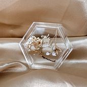 Mi Proyecto del curso: Diseño de joyería en resina . % Diana Coutinho tarafından hazırlanan Aksesuar Tasarımı, Sanat ve El Sanatları, Mücevher Tasarımı, Ve Kendin Yap projesi - 11.19.2021