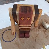 Mi Proyecto del curso: Carpintería lúdica: crea art toys de madera. Un progetto di Character design, Scultura, Design di giocattoli, Art to e Falegnameria  di Pau Capurro - 20.11.2021