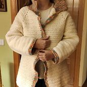 Mi Proyecto del curso:  Top-down: prendas a crochet de una sola pieza: ABRIGO. Fashion Design, Fiber Arts, DIY, and Crochet project by Eugenia Monche Careaga - 11.20.2021