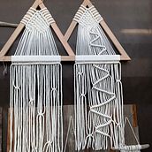 Mein Kursprojekt: Einführung zum Makramee-Wandteppich . Design accesoriu, Arte și meșteșuguri, Arte din fibre și Macramé de Jolanda Studinger - 11.21.2021