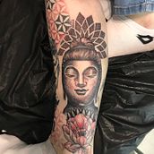 Mein Kursprojekt: Botanisches Tattoo mit Pointillismus. Traditional illustration, Tattoo Design, and Botanical Illustration project by Michelle Glöckner - 11.21.2021