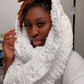 Infinity Scarf. Arts, and Crafts project by Conor Richardson - 11.26.2021