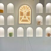 DIY neon sign using laser cutting. Un progetto di Scenografia, Illustrazione vettoriale e Interior Design di Amanda Woodcock - 12.11.2021